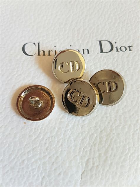 Dior buttons